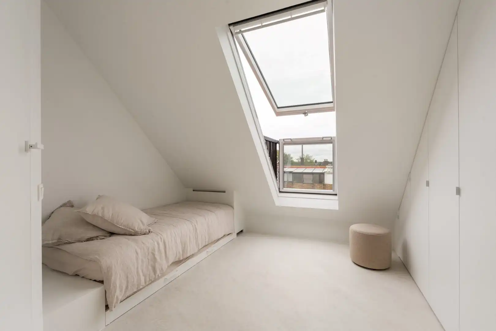 Magnifiek gerenoveerd appartement met 3 slpks. en ruim terras foto 10