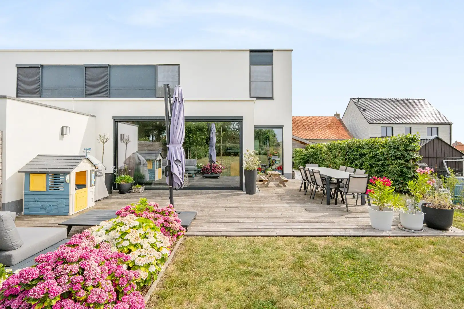 Recente en energiezuinige woning met 3 slaapkamers, ruime garage en tuin. foto 17