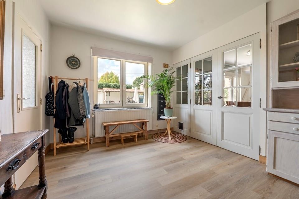 INSTAPKLARE WONING MET 4 SLAAPKAMERS EN 2 BADKAMERS OP EEN GOEDE LOCATIE foto 24