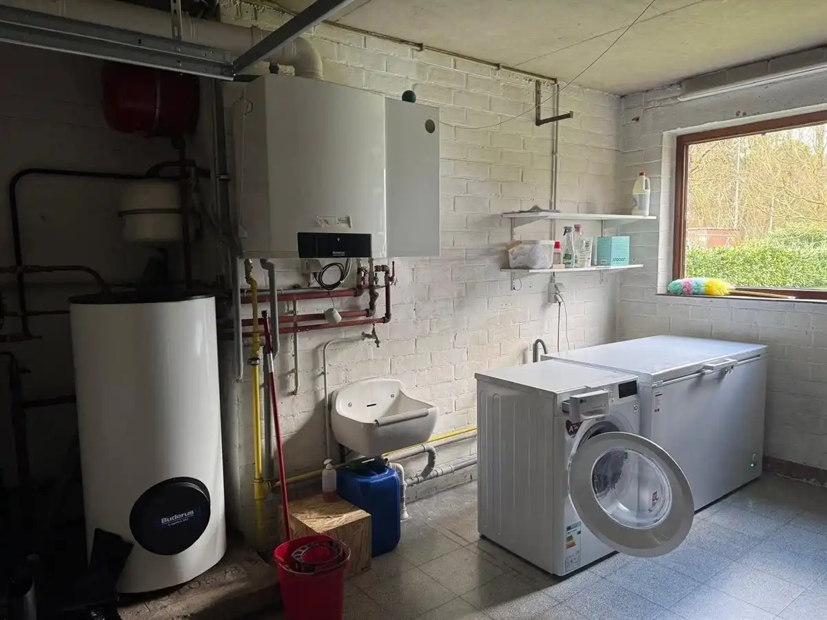 Ruime gezinswoning met grote tuin in groene omgeving foto 22