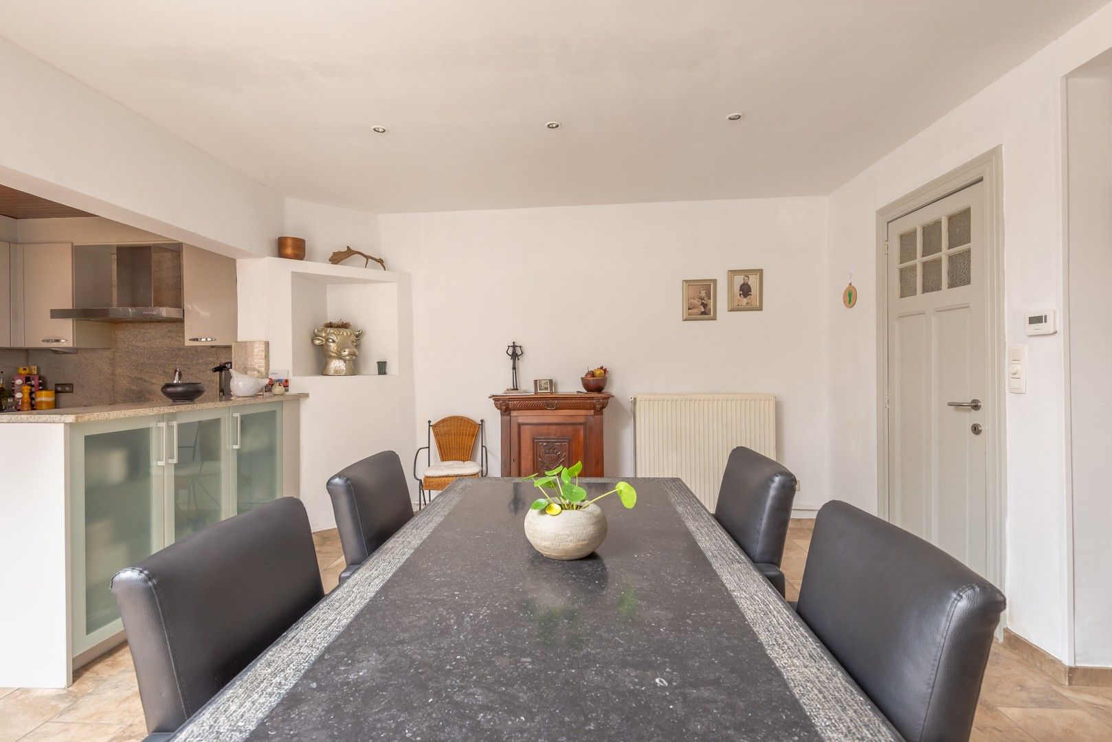 Charmante woning met groene tuin in het hart van Schoten foto 2