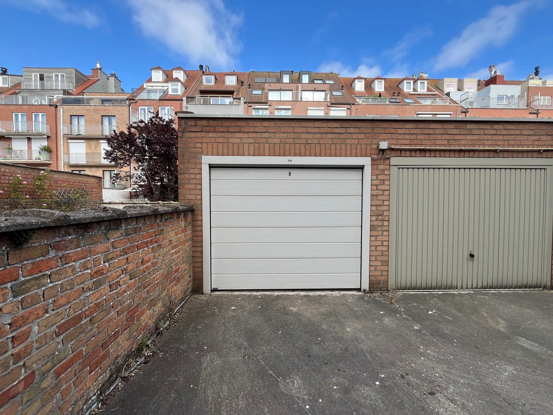 Goed gelegen garagebox foto 2
