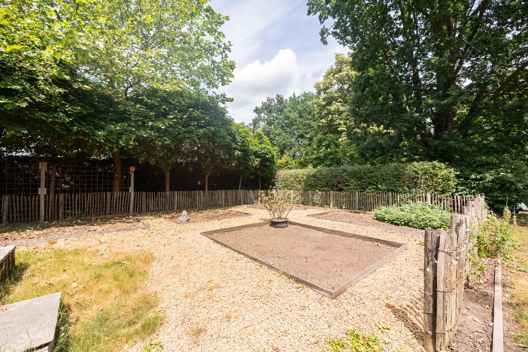 Gerenoveerde energiezuinige villa met adembenemende vijver foto 10