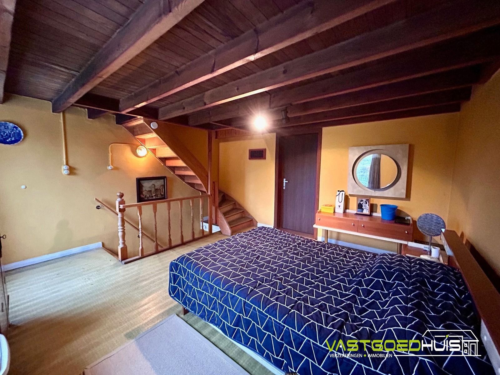 Karaktervolle, halfopen bebouwing met tuin foto 13