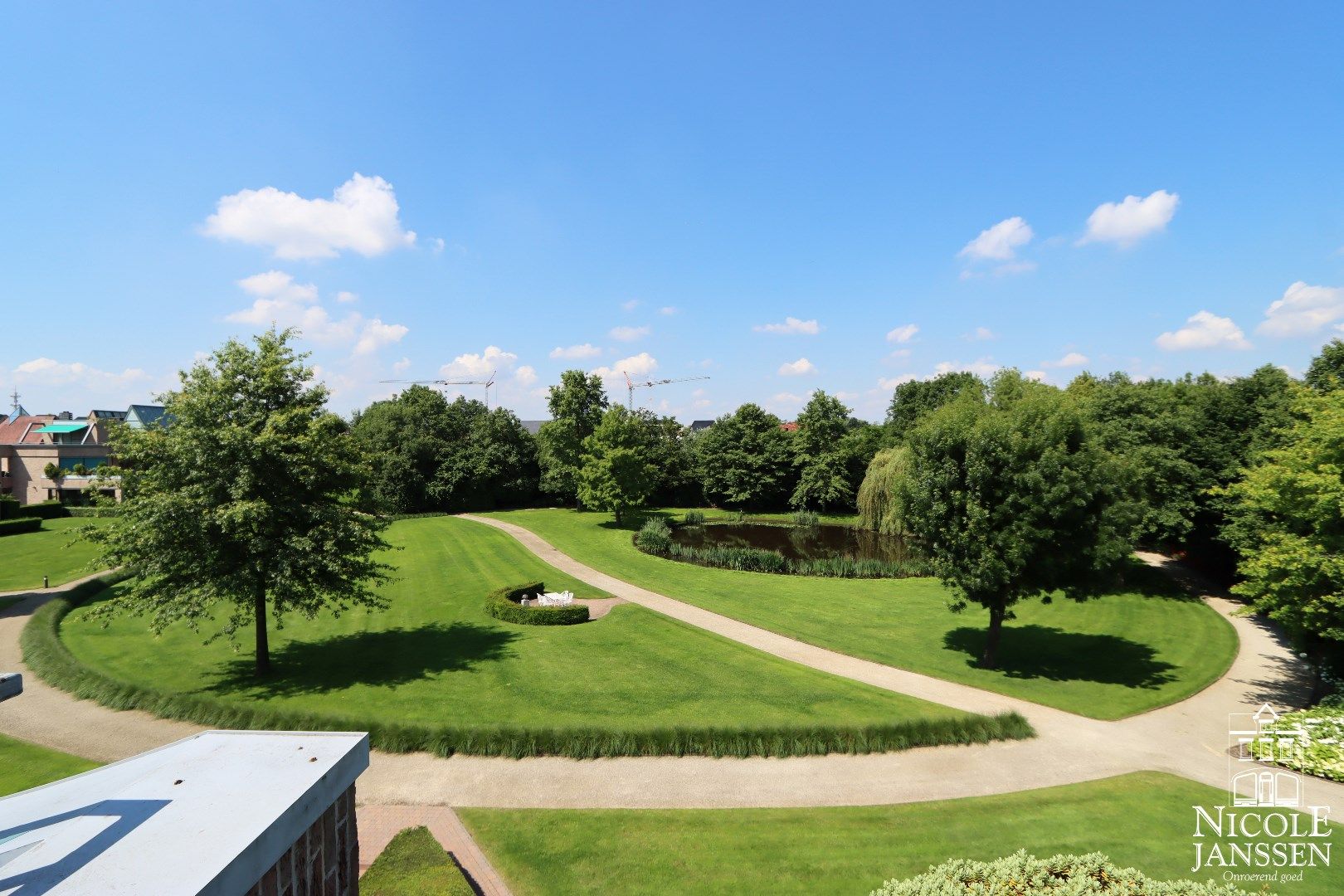 Exclusief penthouse met een daktuin/terras van 230m² foto 3