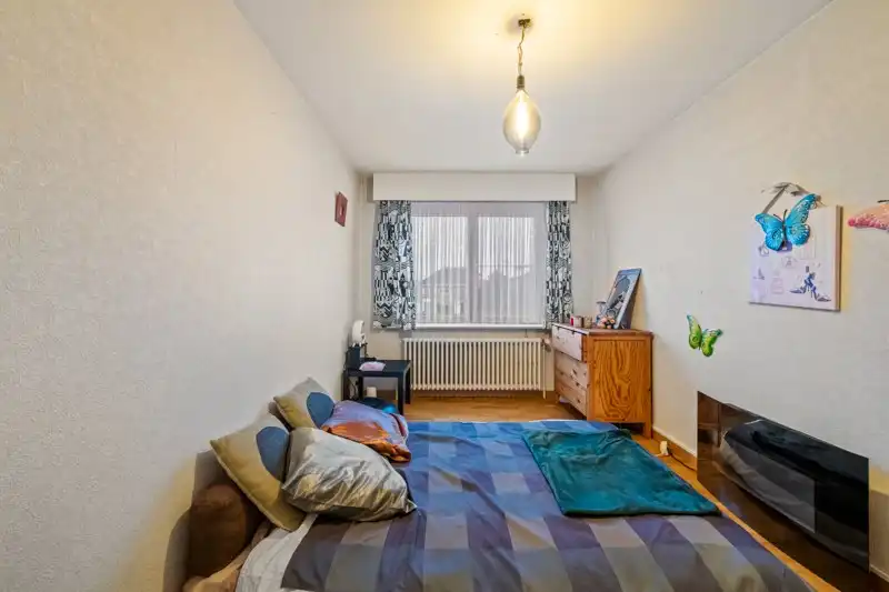 Karaktervolle hoekwoning met 5 slaapkamers en polyvalente handelsruimte foto 10