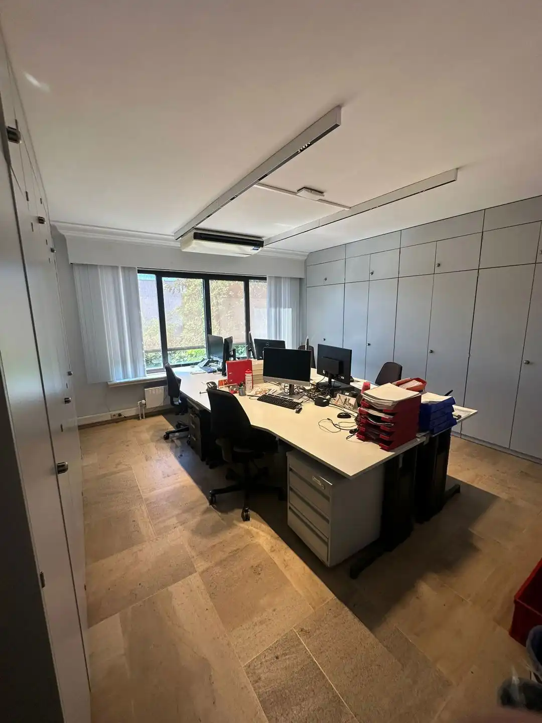 Te Huur Industriele Site: Kantoren en Magazijn te Verrebroek foto 8