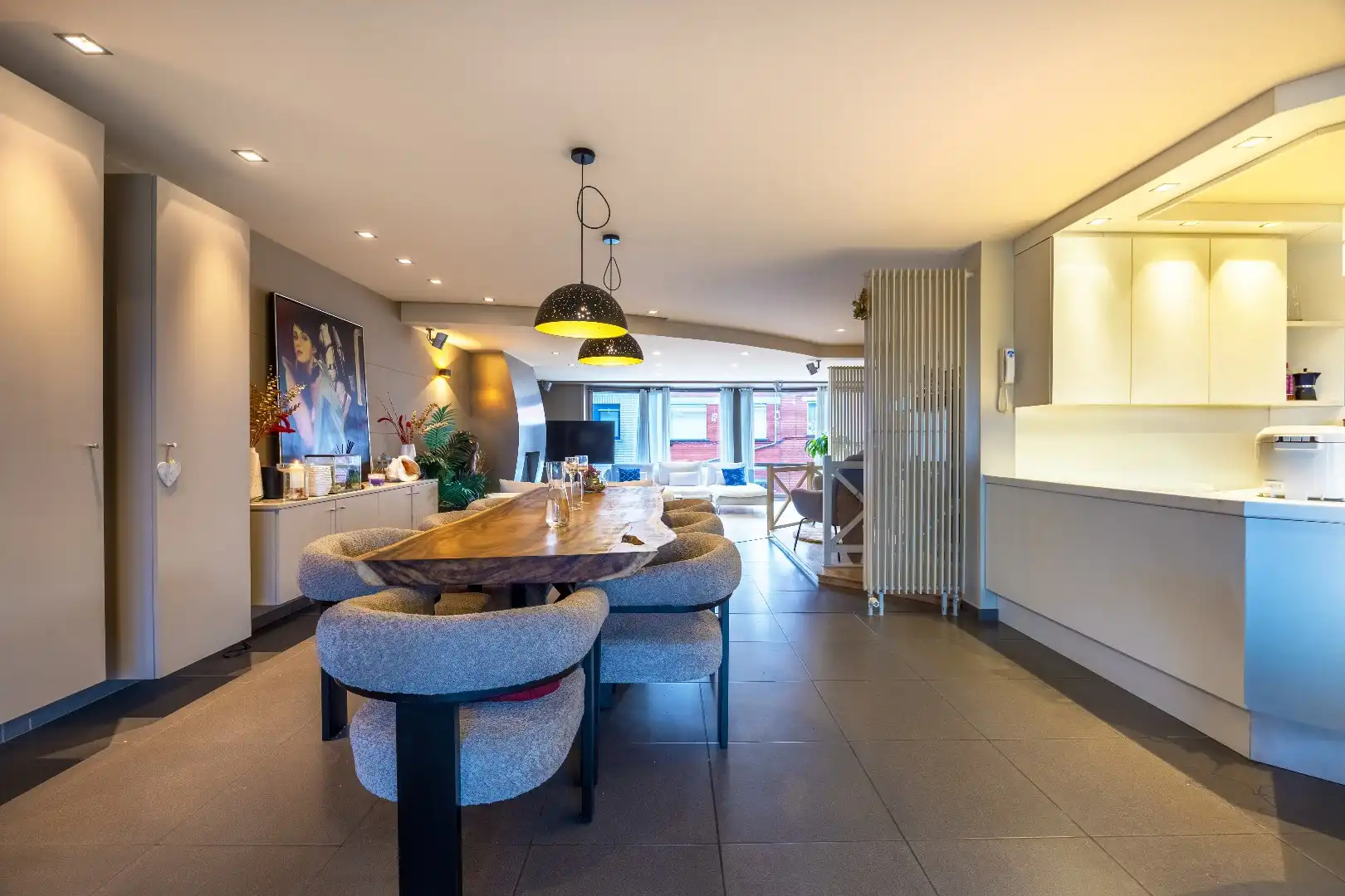 Prachtige woning met dubbele garage en tuin  foto 6