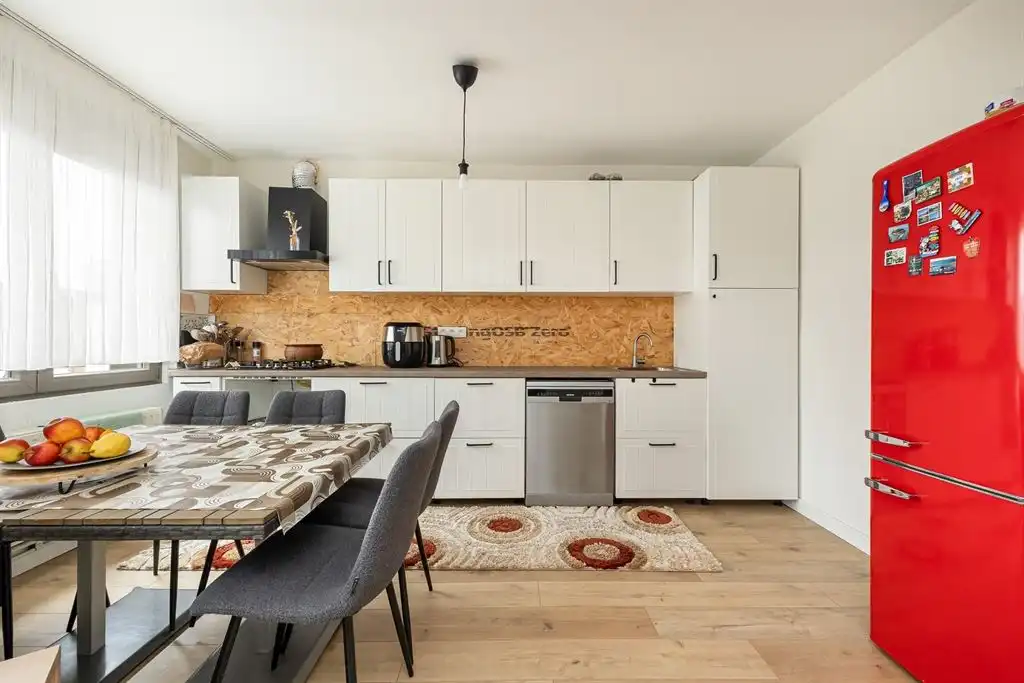 Magazijn met woning foto 25