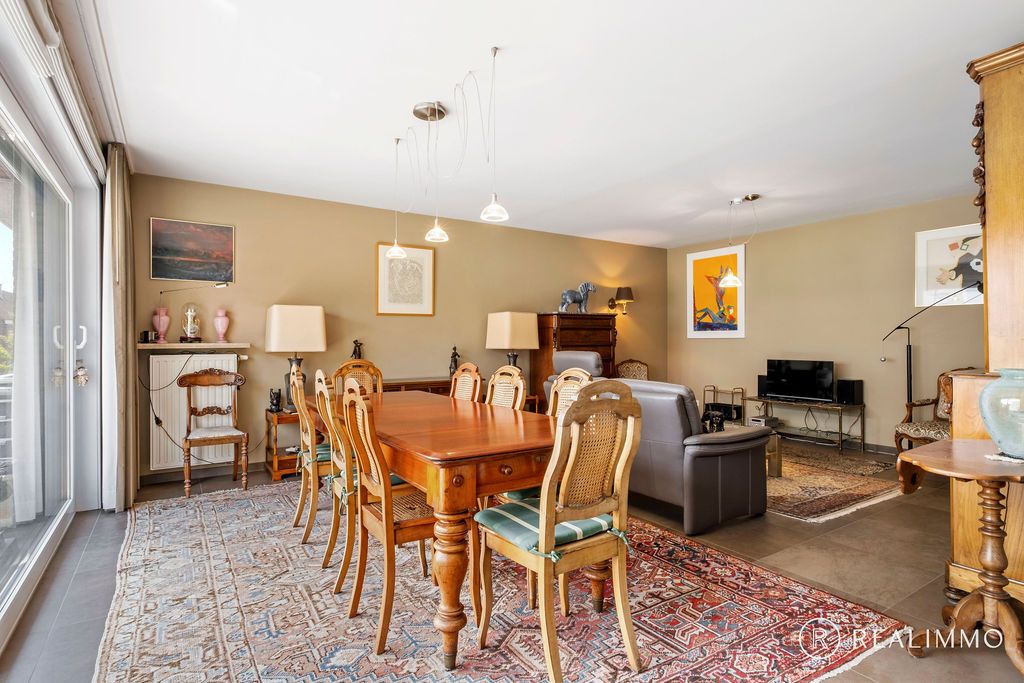 Ruim appartement met garage! foto 5