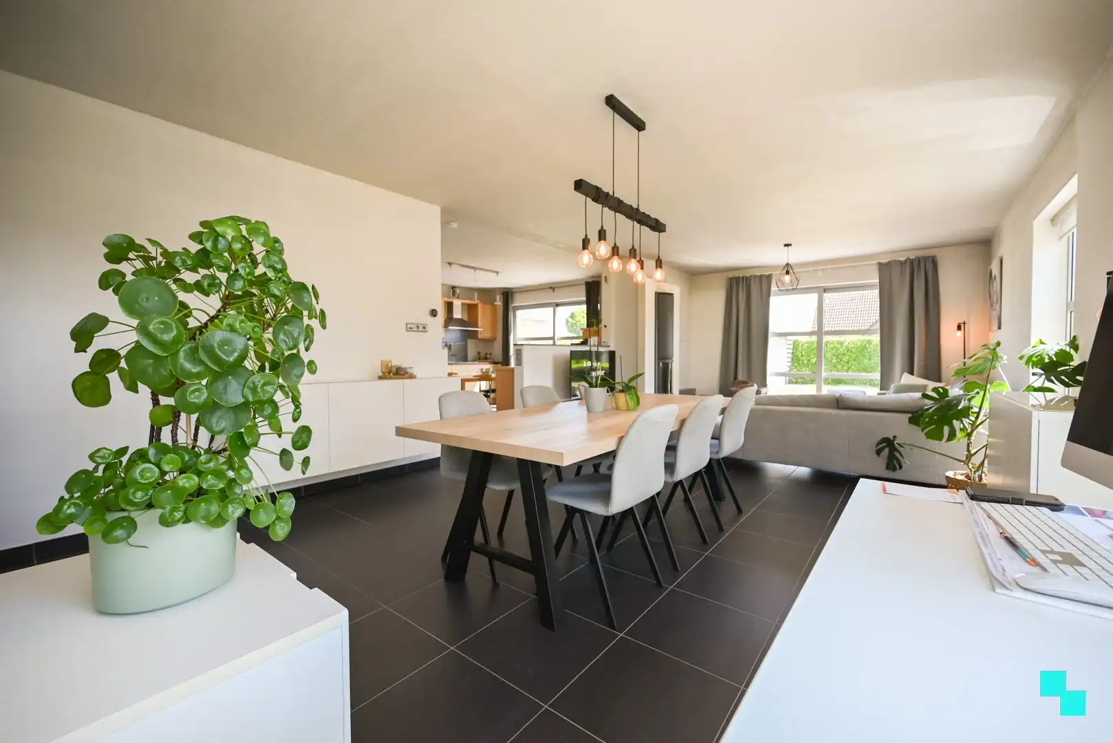 Instapklare gezinswoning met zonnige tuin in rustige woonomgeving foto 6