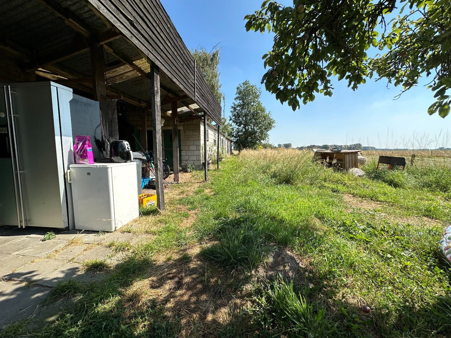 Landelijk gelegen te renoveren woning foto 4