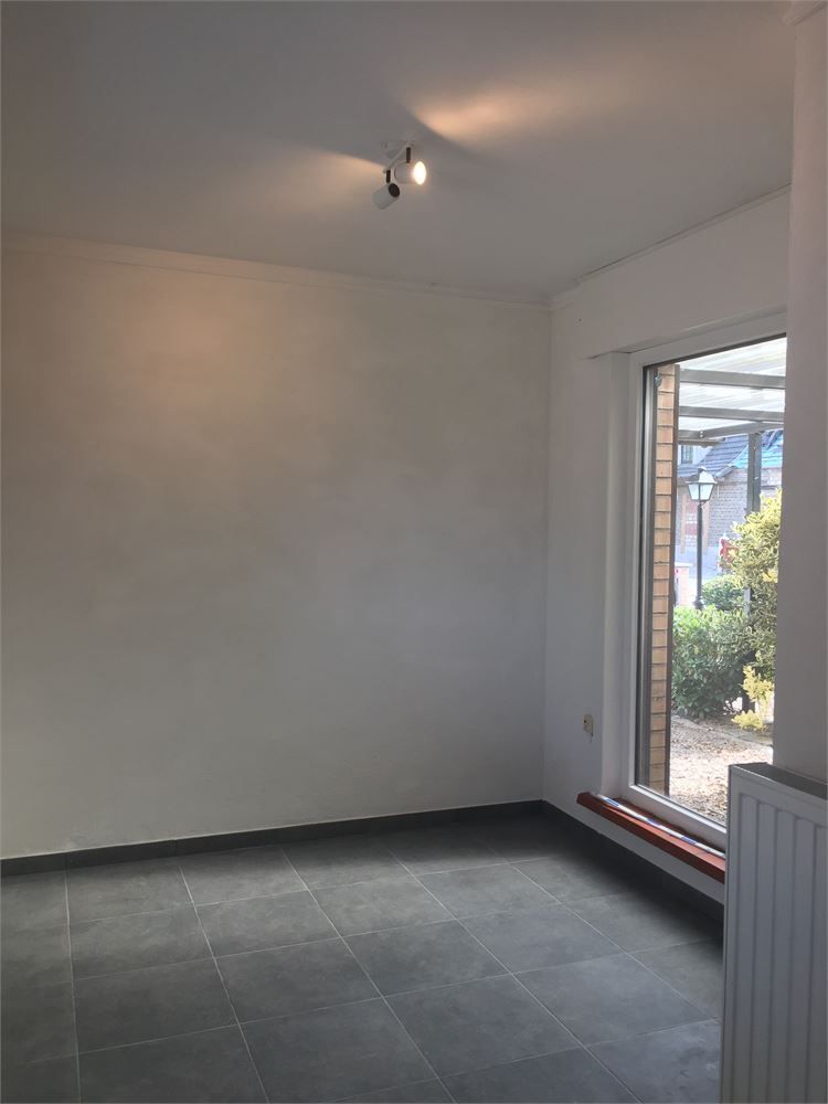 Alleenstaande woning met een zonnige tuin foto 5