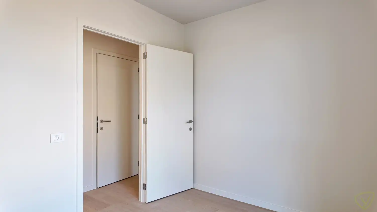 Comfortabel wonen of slim investeren op korte afstand van het centrum van Eeklo foto 9