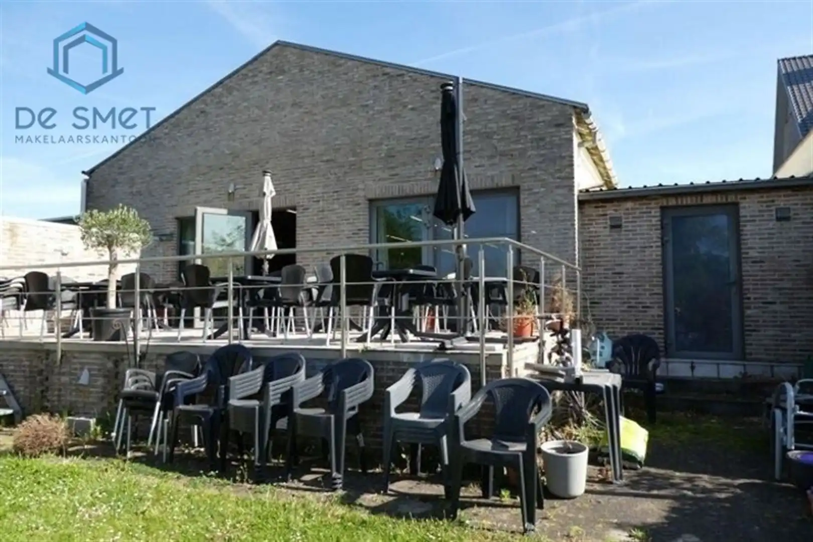 Veelzijdige Woning om te Vormen naar woning, Zonnig Terras en Grote Tuin in het Charmante Voorde foto 9