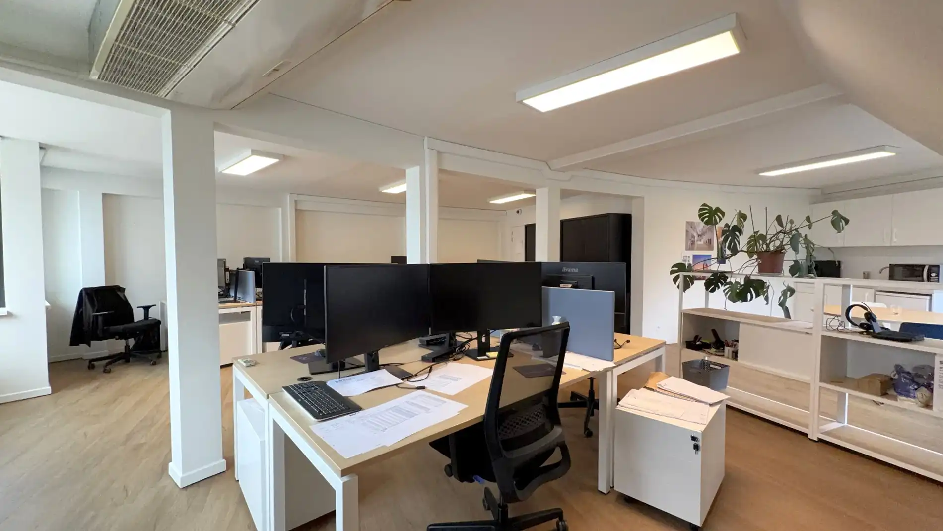 Kantoorruimte te huur op zichtlocatie aan N60 in Gent foto 2