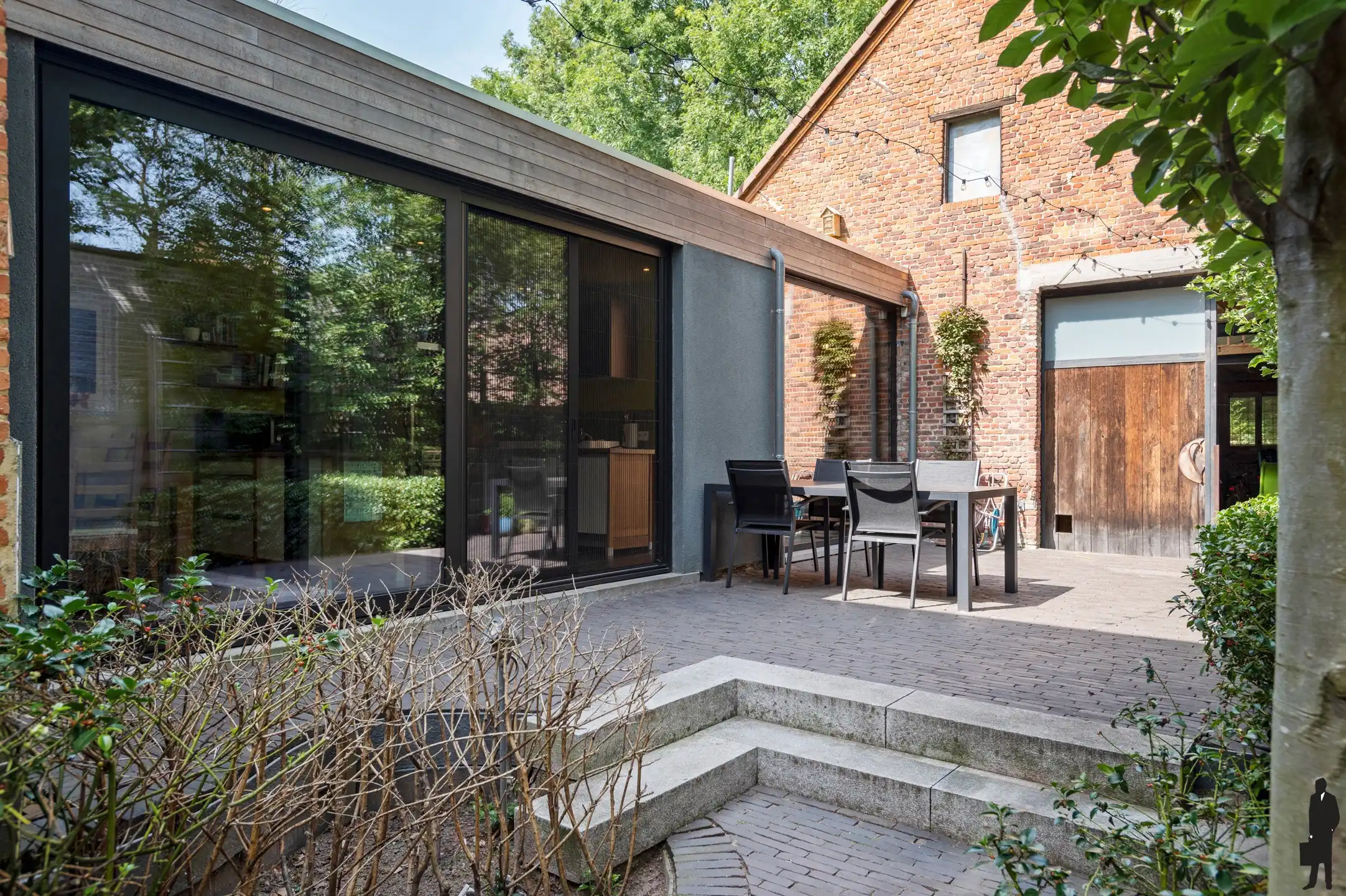 Instapklare charmante woning met ingericht bijgebouw foto 4