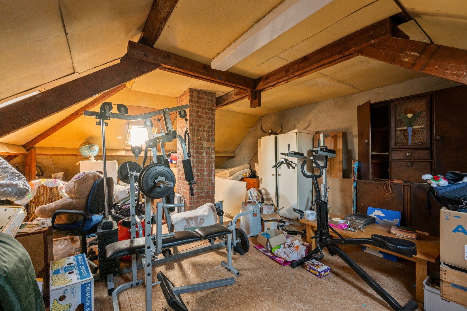 Instapklare halfopen woning met 3 slaapkamers, garage, tuin en mancave in Mesen foto 18