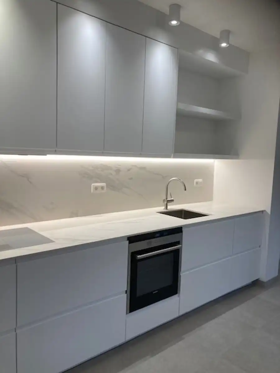 Totaal gerenoveerde, energiezuinige woning foto 6