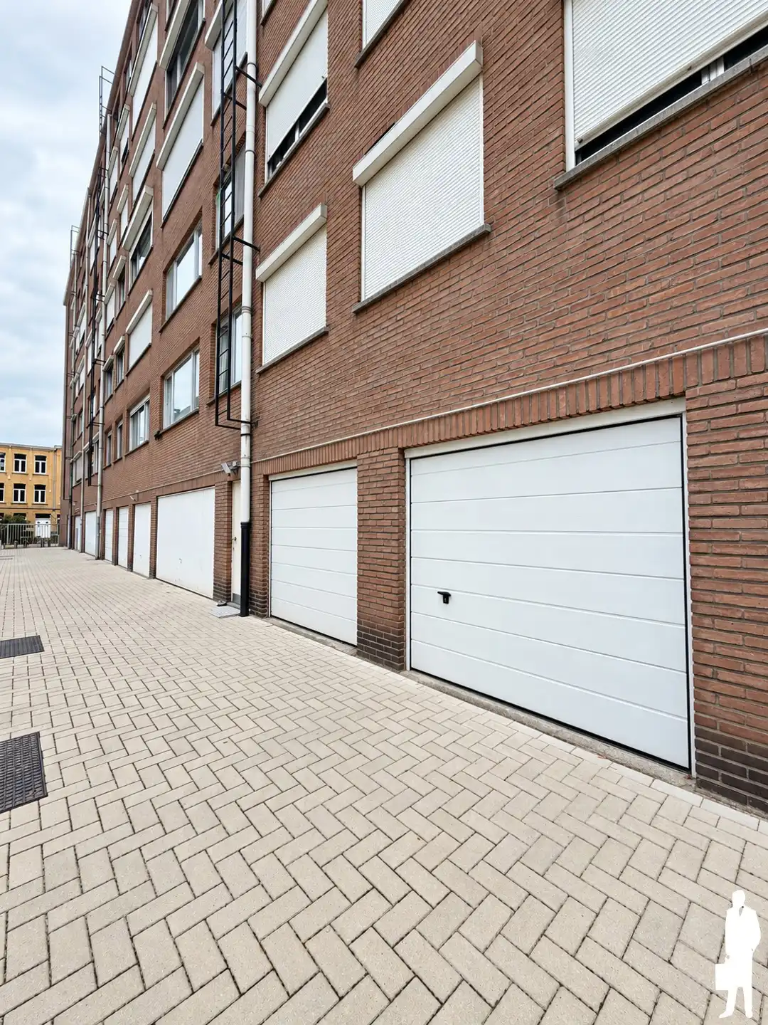 Drie slaapkamer appartement met garage foto 14
