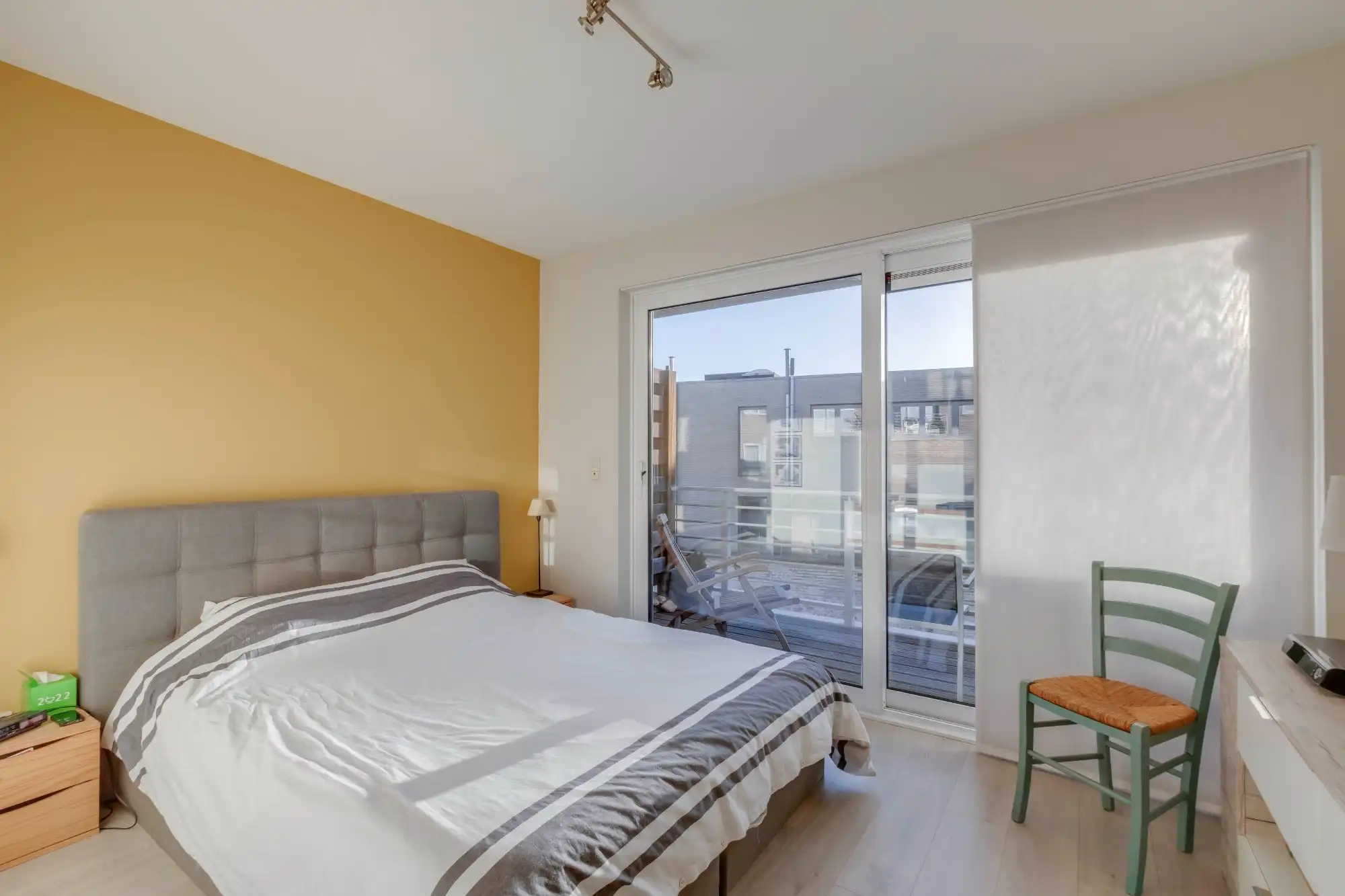 Ruim duplexappartement (123 m²) met 3 slaapkamers, 3 terrassen en autostaanplaats inclusief op toplocatie nabij station Sint-Niklaas foto 18