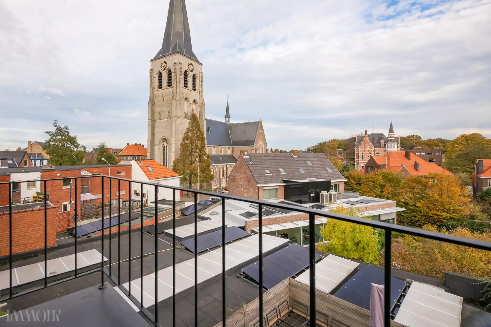 Centraal gelegen en lichtrijk appartement nabij het centrum van Ekeren. foto 16