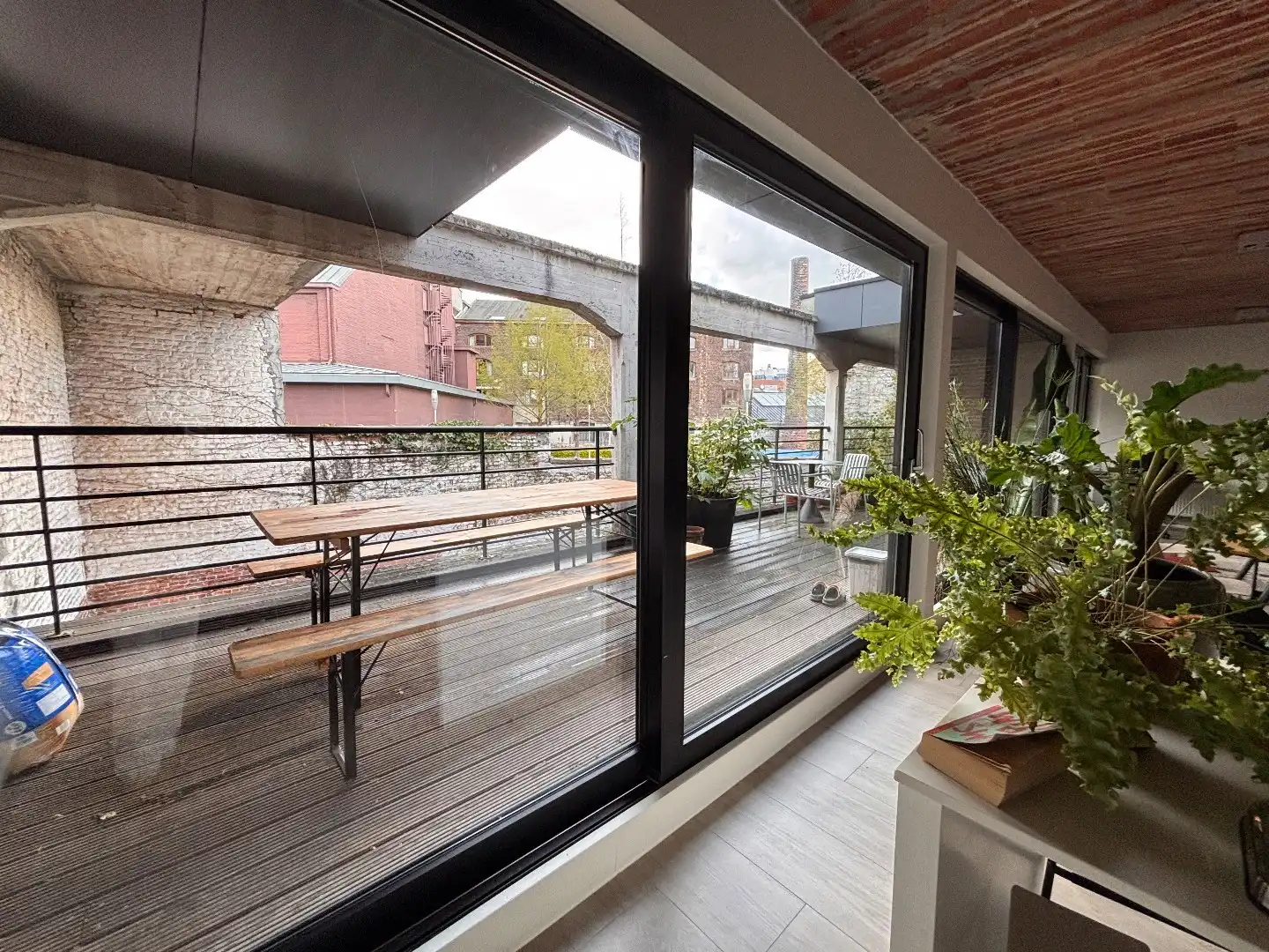 Ruime loft in Brussel: Een zee van ruimte en licht (153 m²) - 2 slaapkamers foto 12