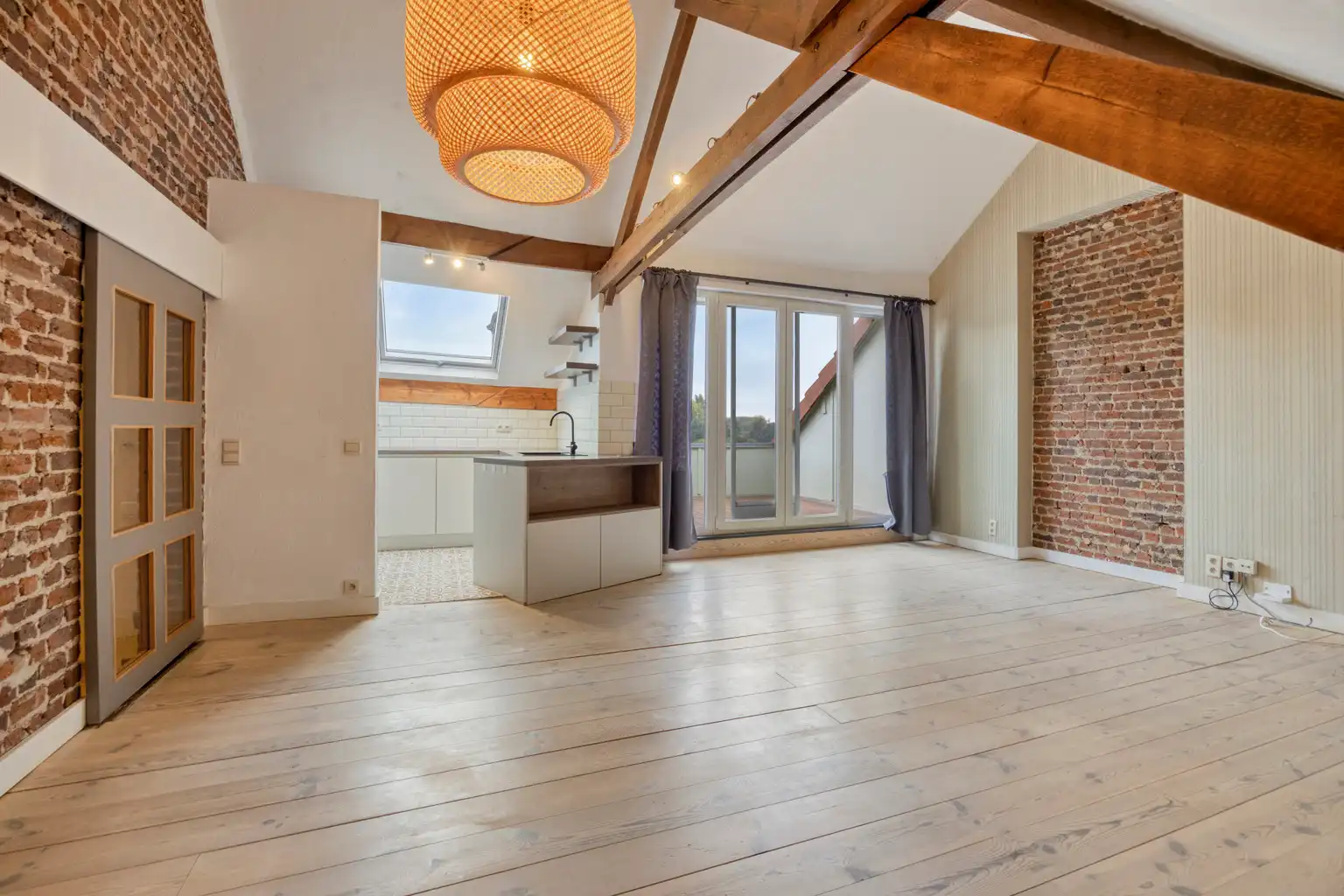 GERENOVEERD DUPLEXAPPARTEMENT MET KARAKTER foto 15