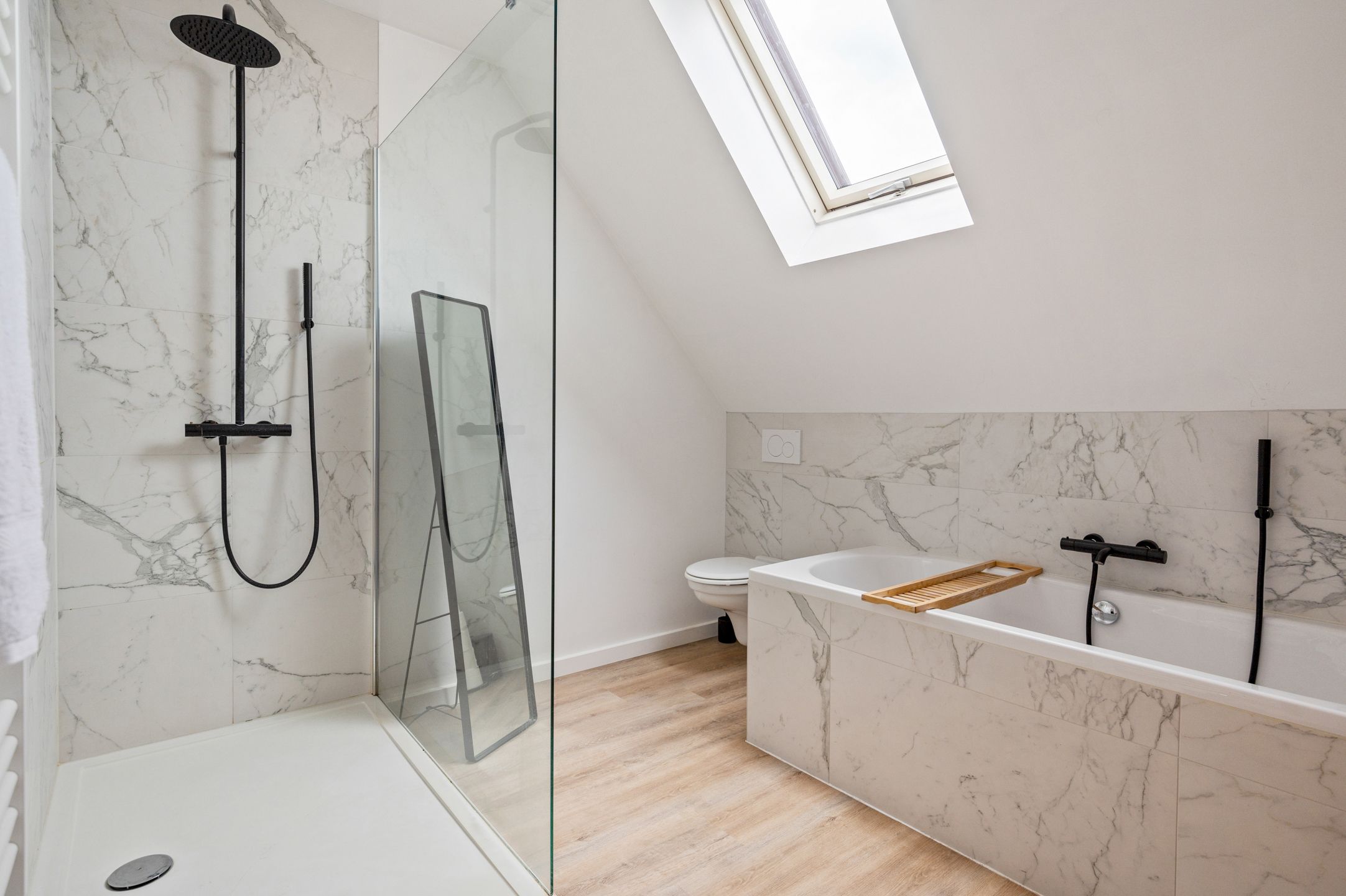 Mooi gerenoveerde woning op toplocatie nabij centrum Kontich foto 11