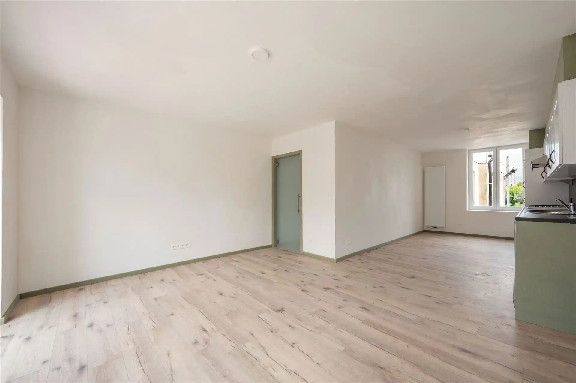Gerenoveerd appartement met 3 slaapkamers foto 6