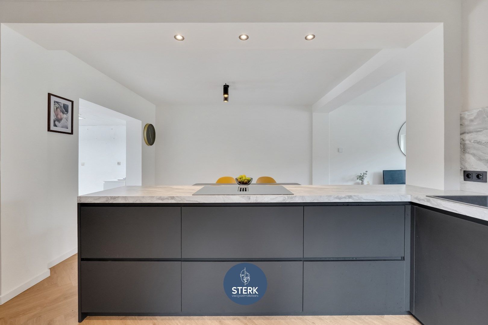 INSTAPKLARE GEZINSWONING OP EEN PERCEEL VAN 688 M² TE LANAKEN !  foto 8