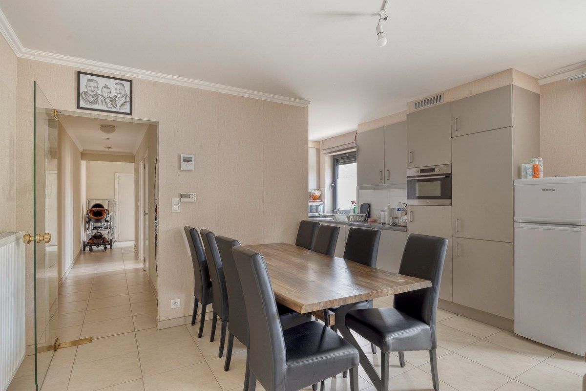 Goed gelegen appartement met 2 slaapkamers en afgesloten garagebox foto 4