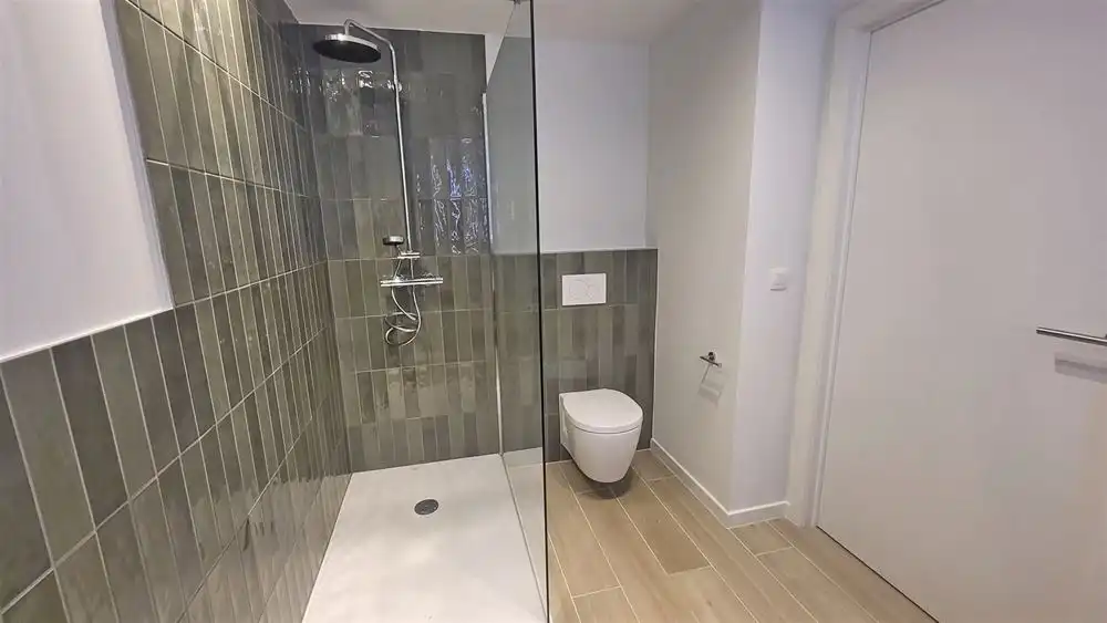  REEDS 85% VAN HET PROJECT VERHUURD! foto 9