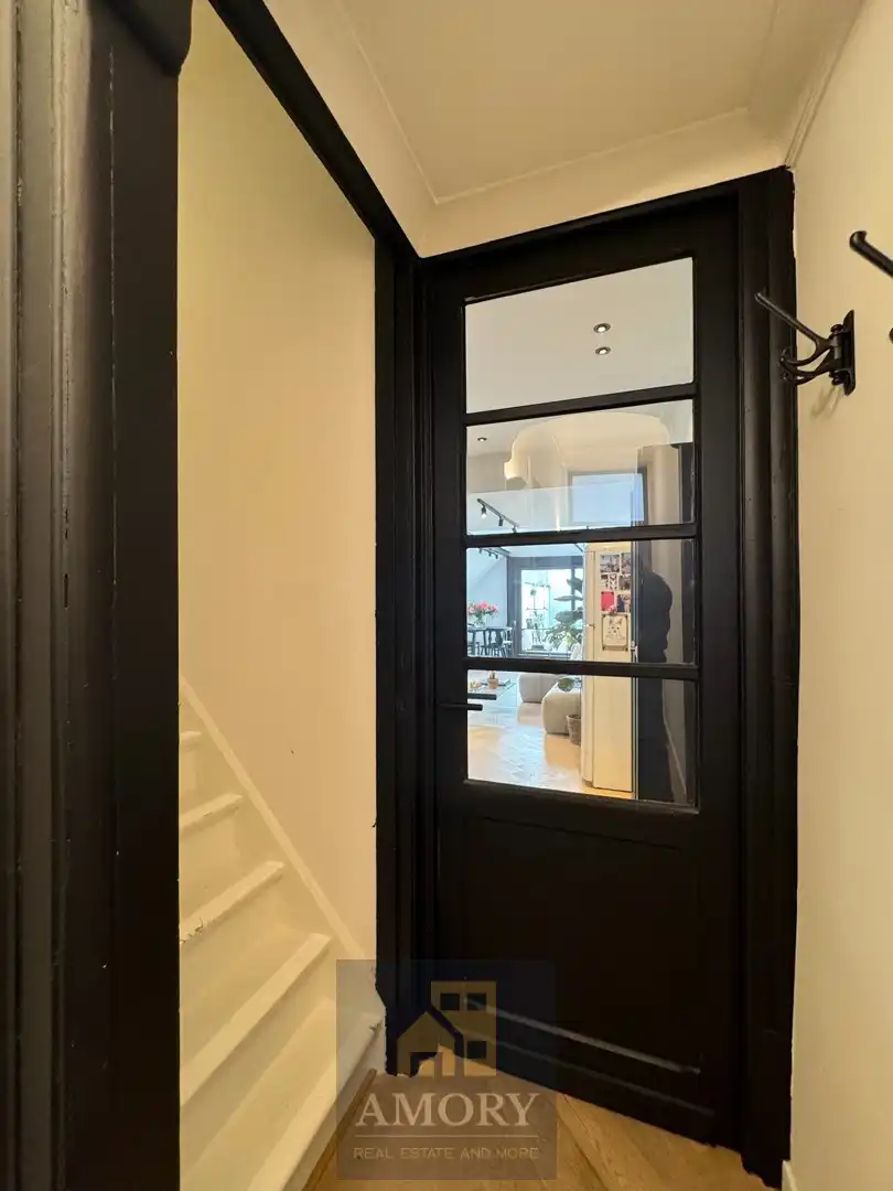 Stijlvol gerenoveerde woning in centrum Harelbeke foto 8