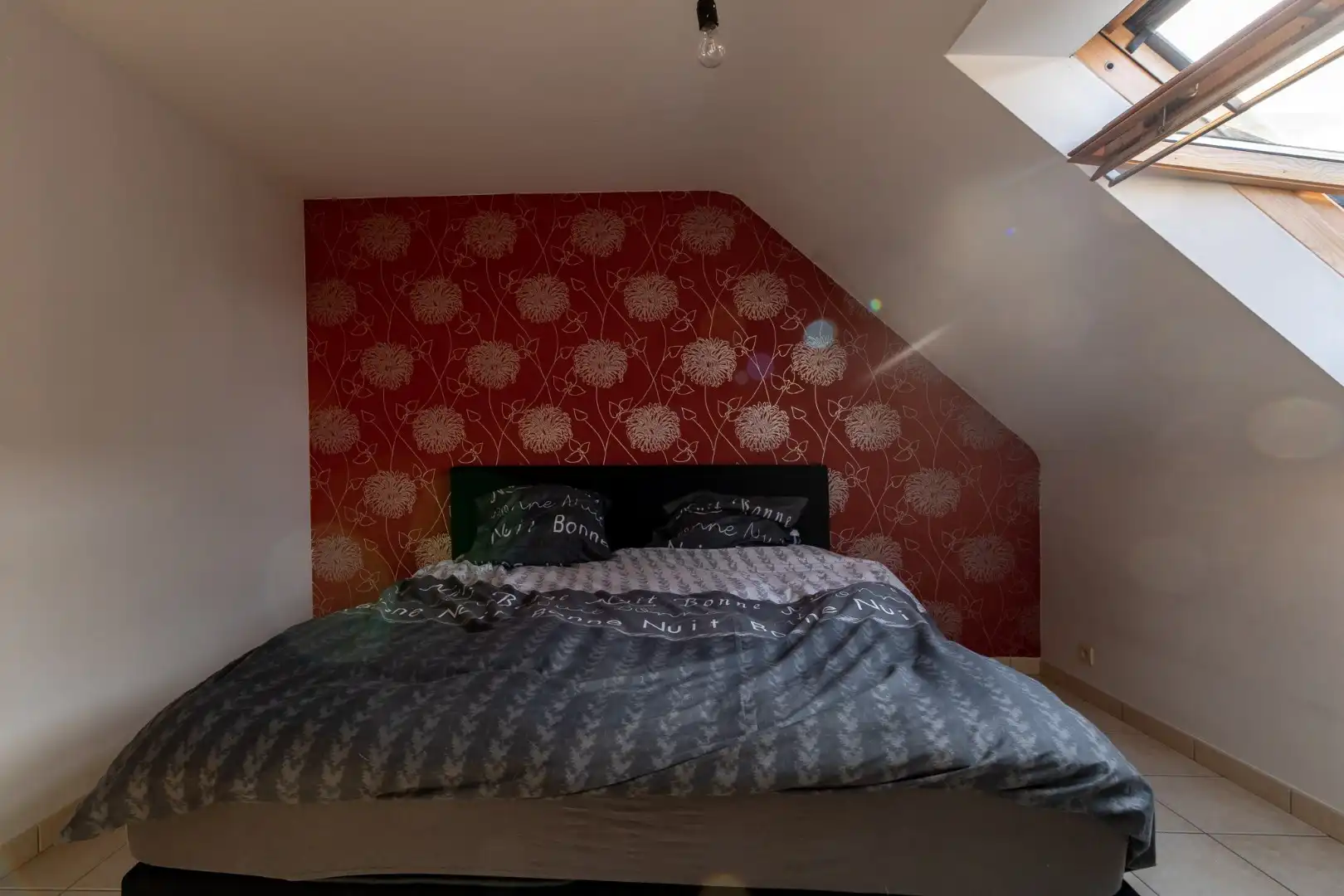 Ruim duplex appartement met zonnig terras in centrum Koekelare  foto 9