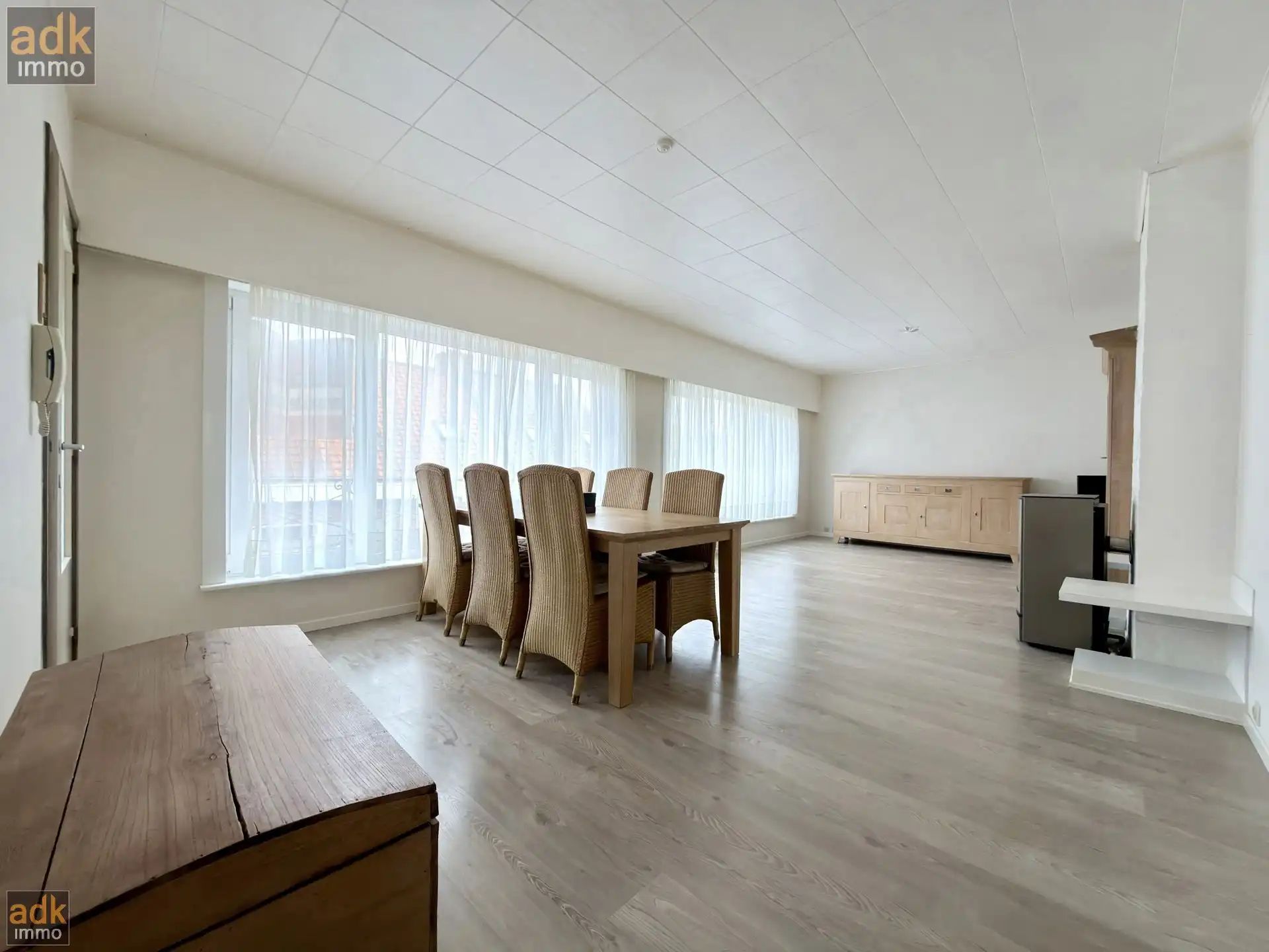 Instapklaar 2-slaapkamerappartement met dubbele GARAGE en berging. foto 7