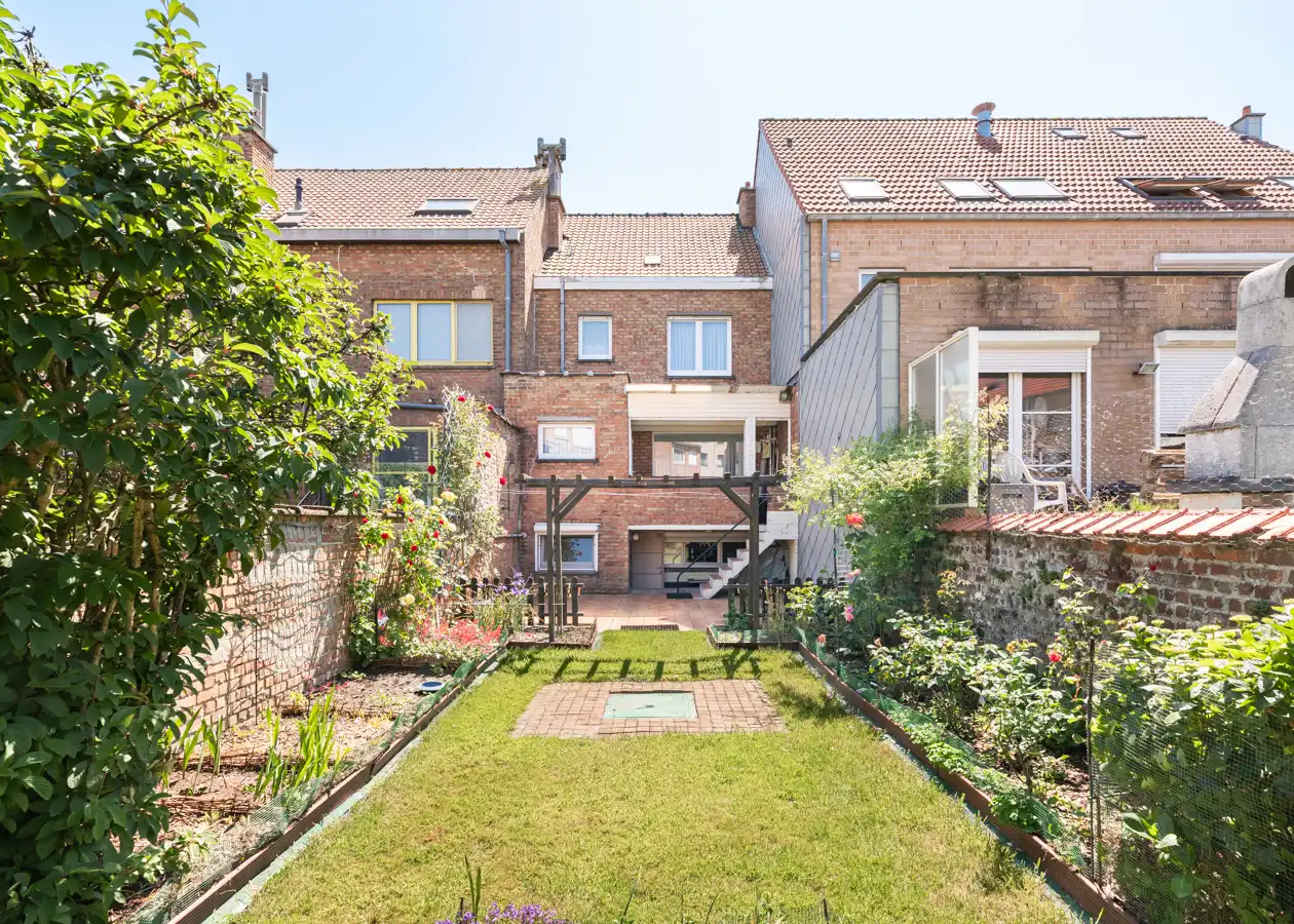 Verzorgde woning, open zicht, zonnige tuin en 3 slaapkamers foto 16