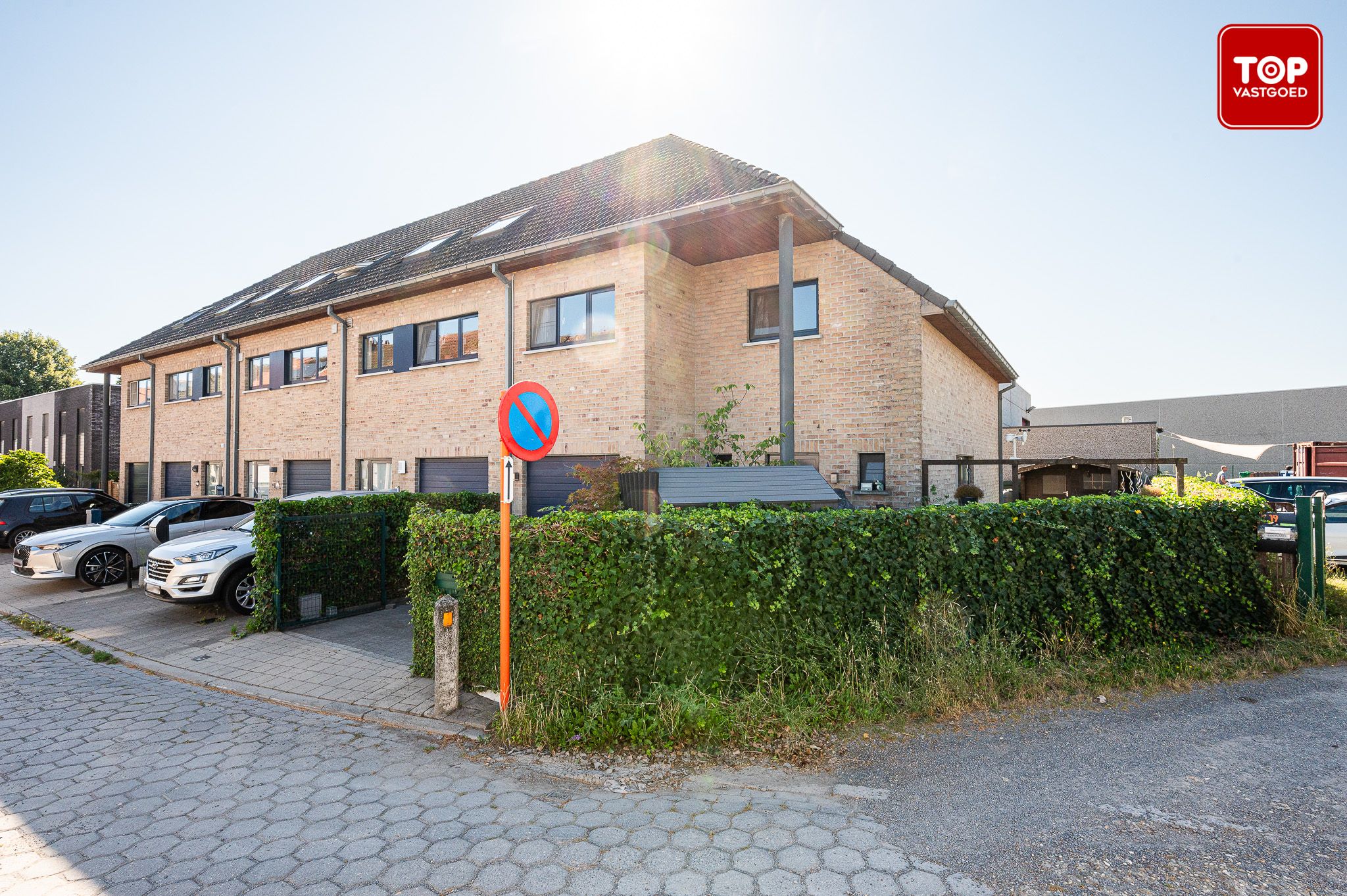 Instapklare half open bebouwing met 3 slaapkamers, tuin en garage.  foto 3