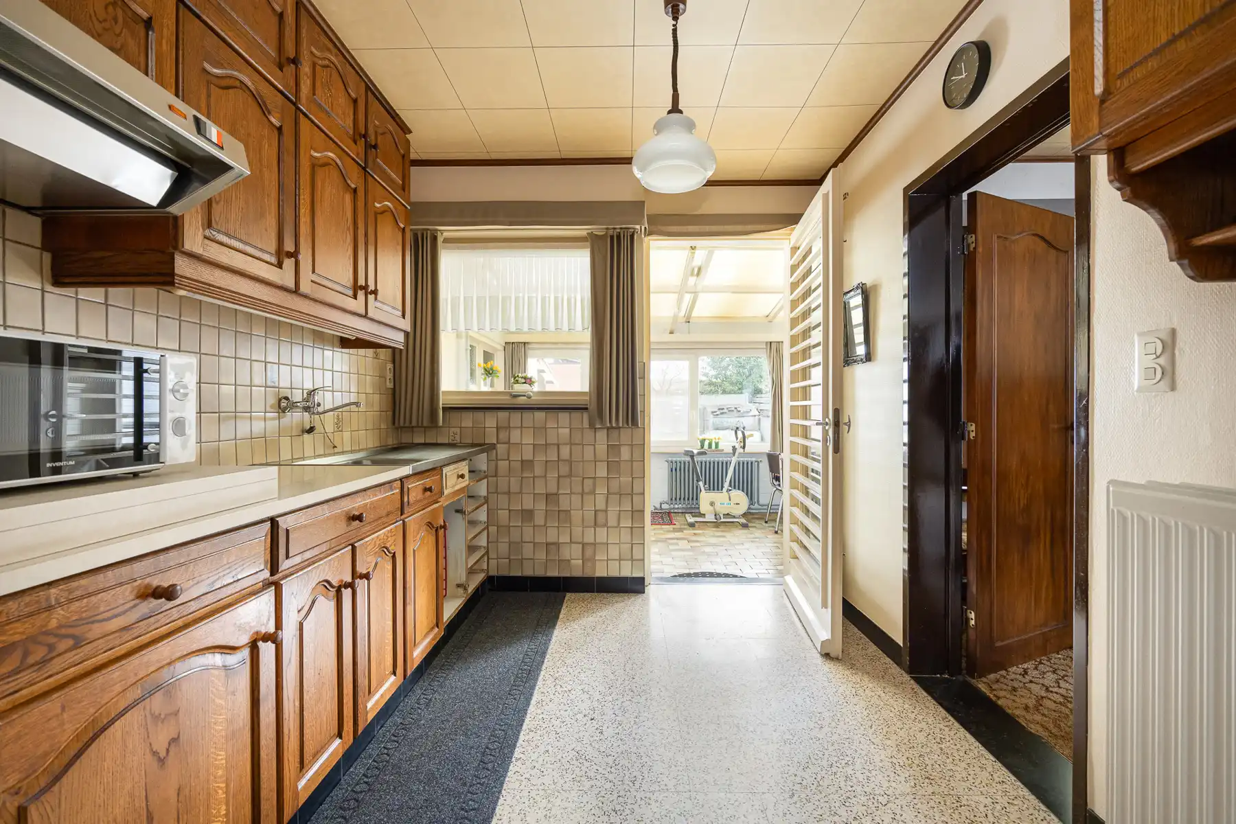 Halfopen bebouwing met 3 slaapkamers en garage op een perceel van 315m². foto 6