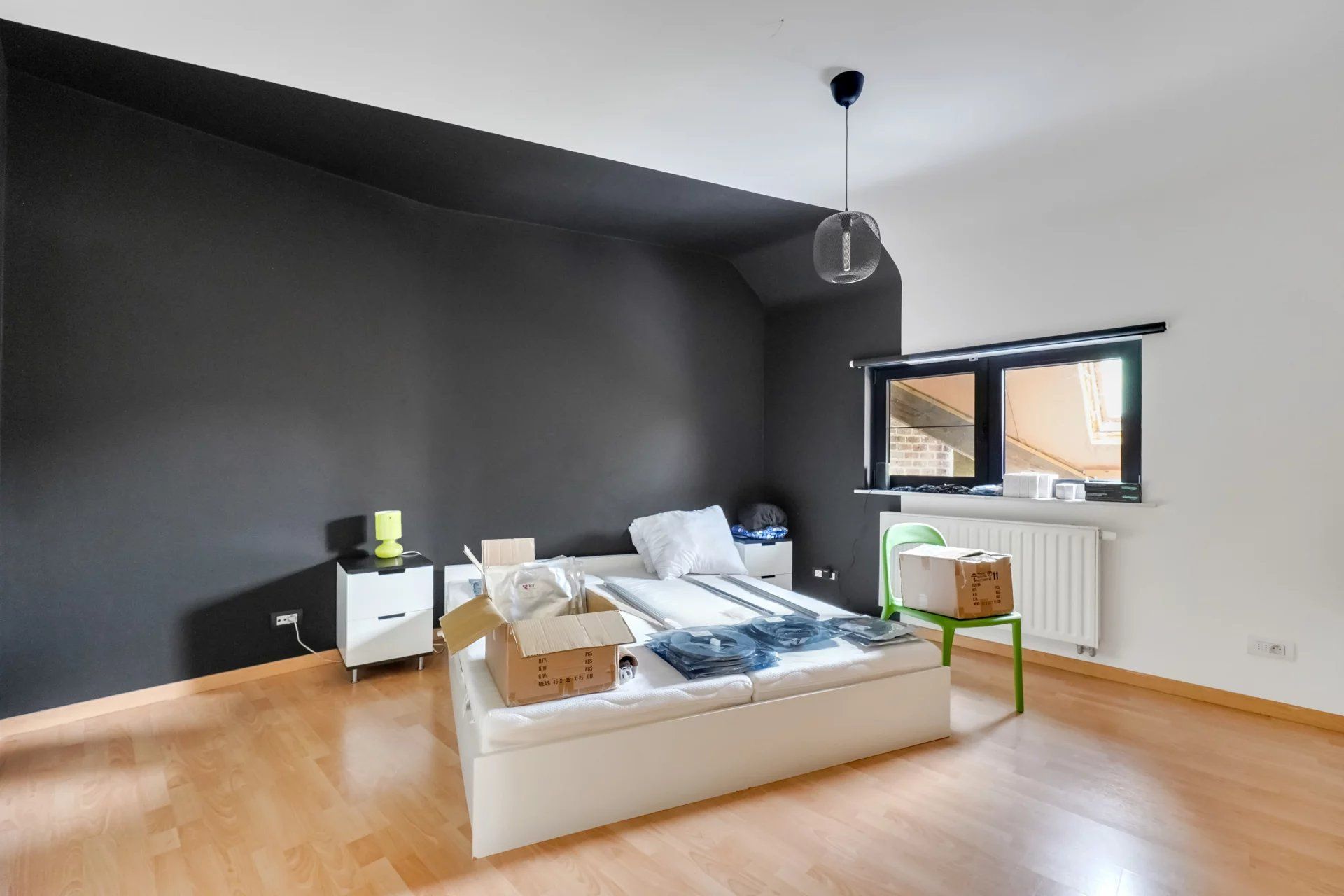 Ruime woning met zwembad op mooi groot perceel foto 21