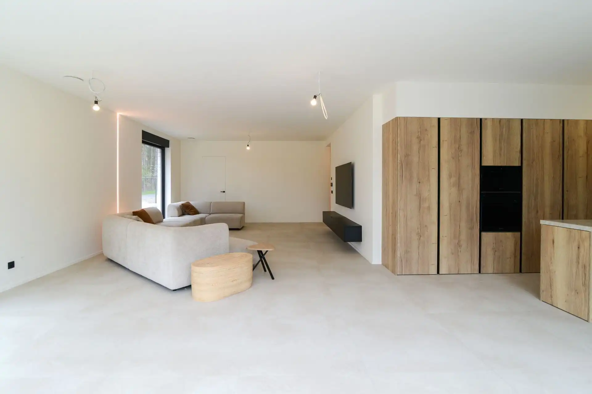 Stijlvolle en instapklare vrijstaande woning op een doodlopende straat  foto 8