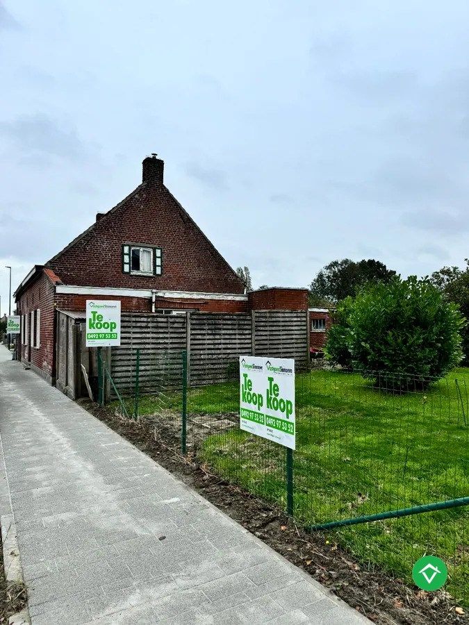 Te renoveren woning met 3  slaapkamers en bijhorend stuk grond te Koekelare  foto 3