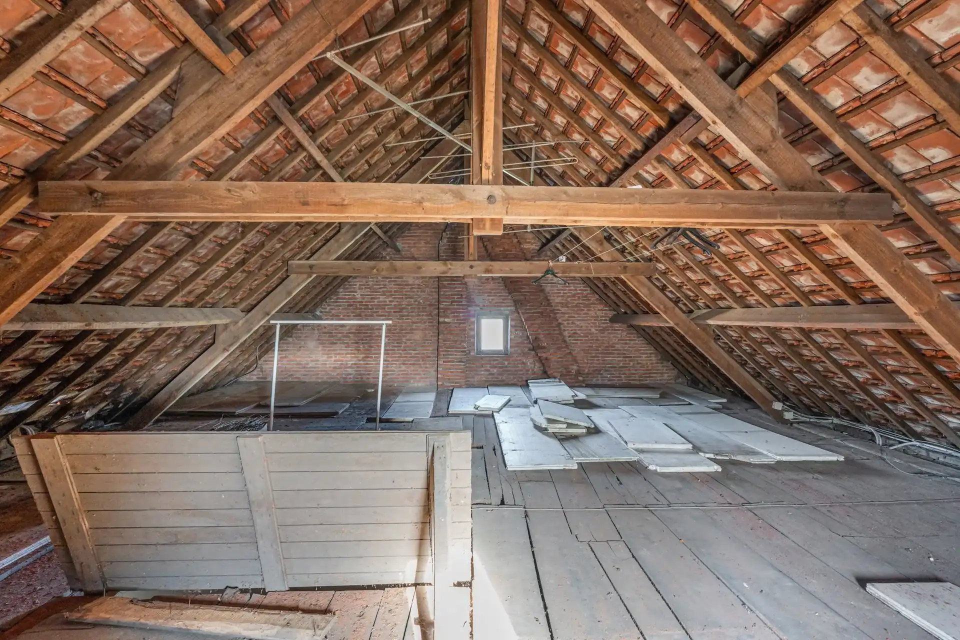 Landelijke hoeve met stallingen en potentieel. foto 33
