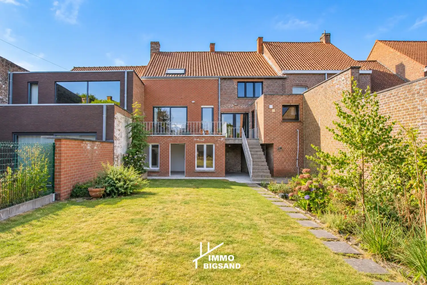 Een ruime gezinswoning (voorheen twee woningen) met 3 slaapkamers en garage met ruime tuin foto 16