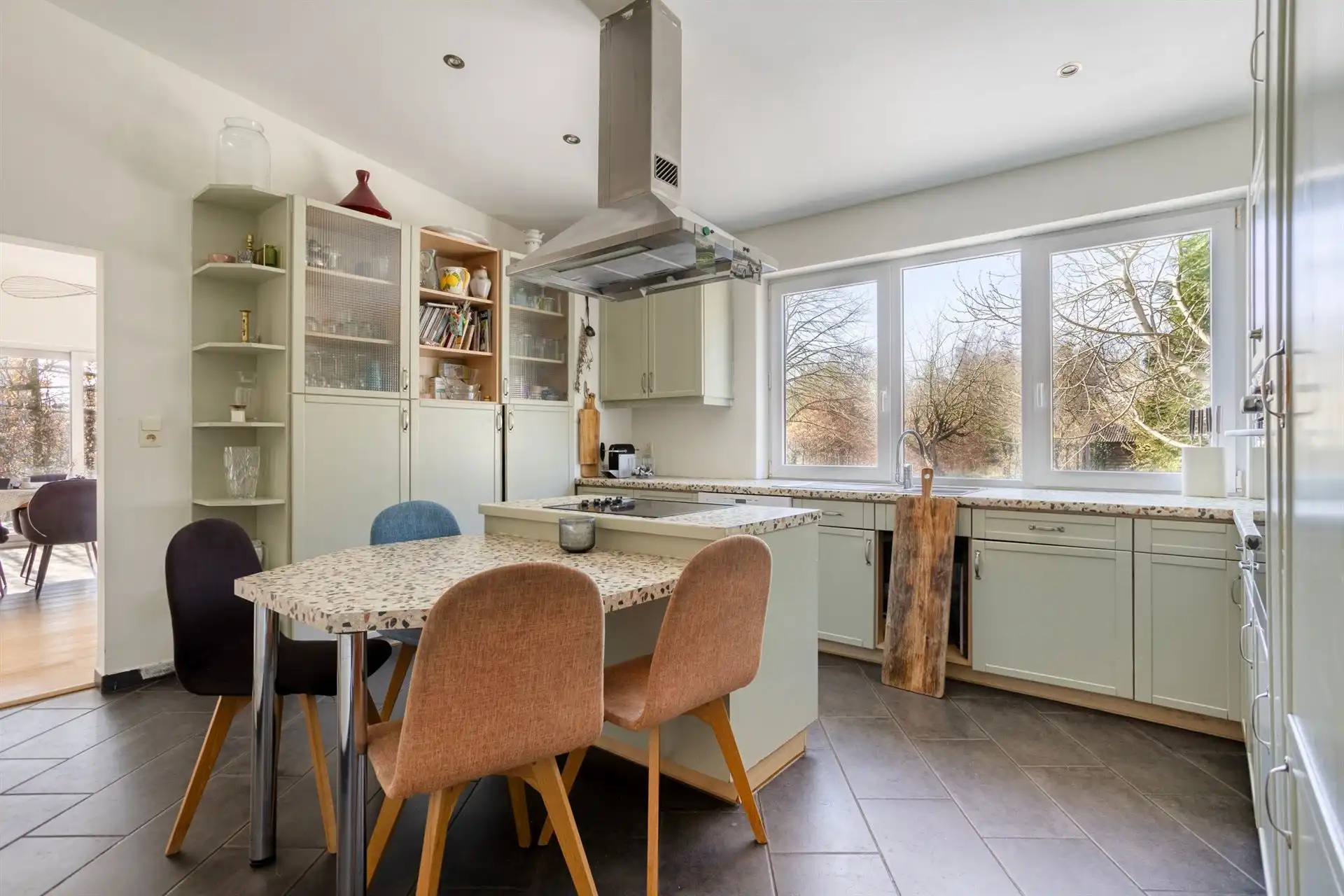 Aangename gerenoveerde villa op ruim perceel foto 13