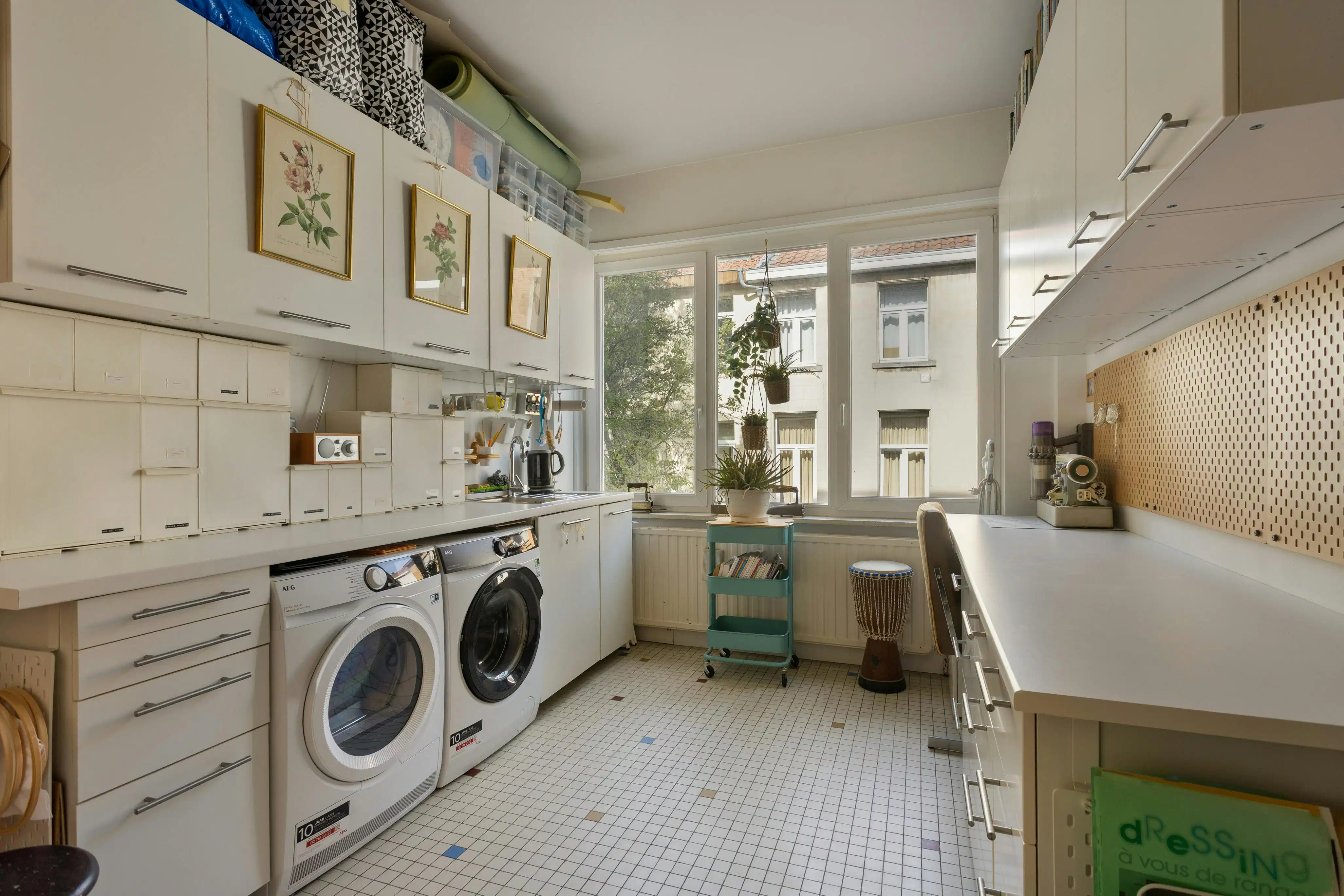 Gerenoveerd 3-slaapkamer appartement met terras Elsene foto 8