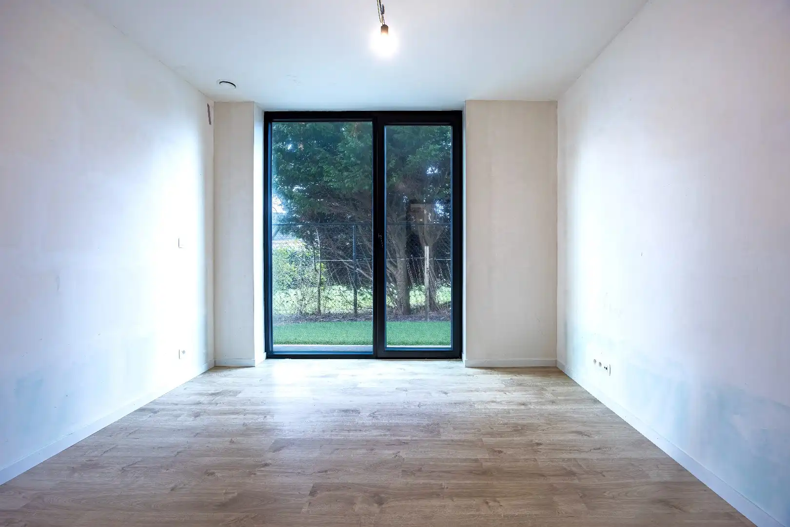 Nieuwbouw gelijkvloers appartement met zonnige tuin gelegen in "Residentie Dunique" te Bredene - duinen! foto 3