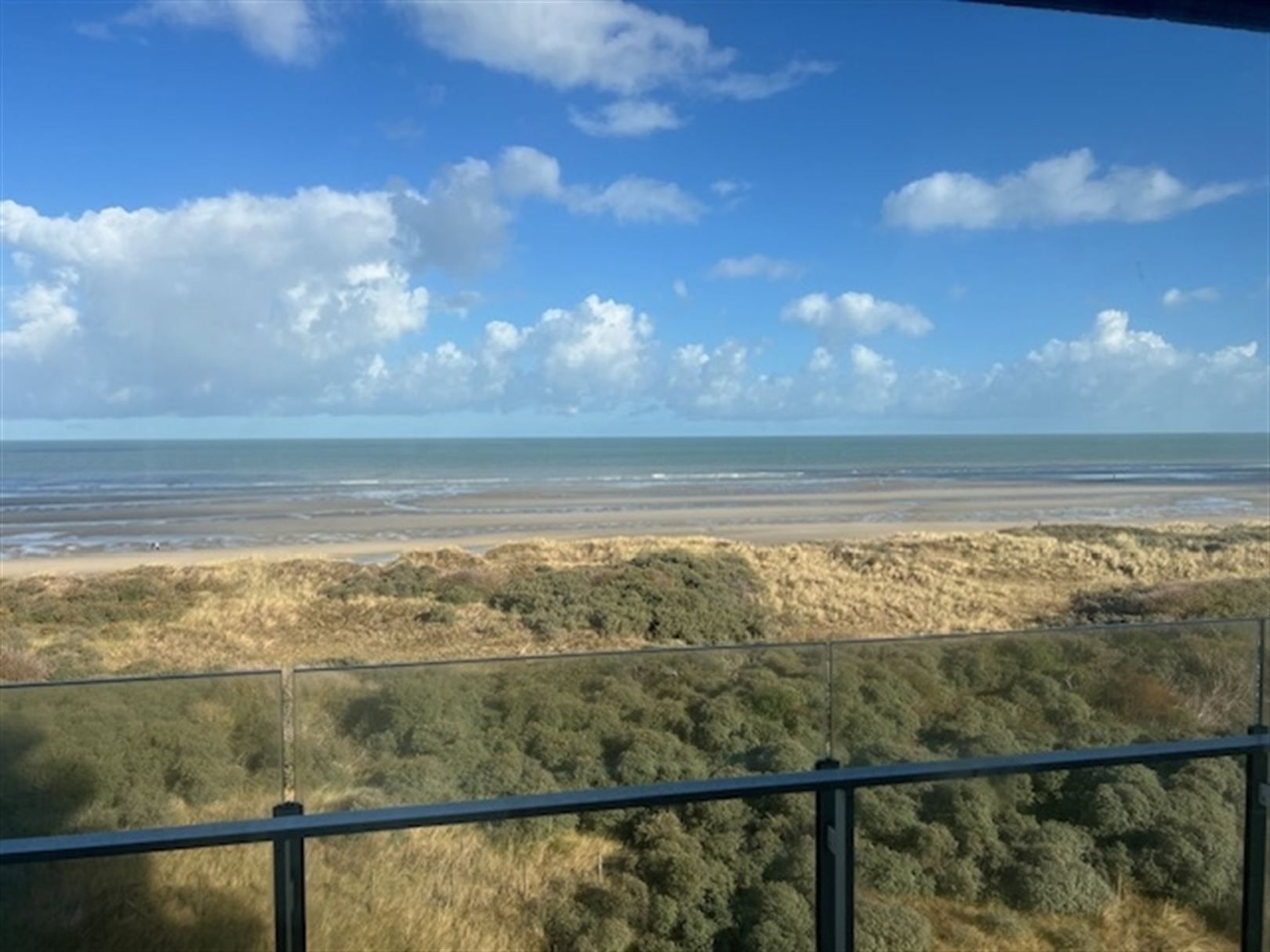 Appartement met uniek zicht en groot terras foto {{pictureIndex}}