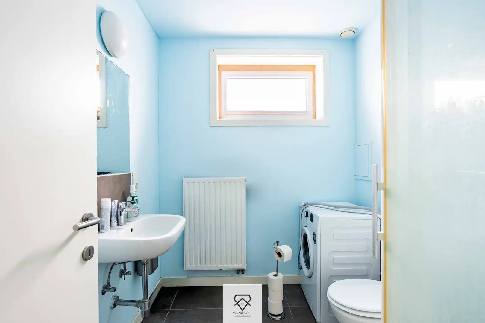 Ruime herenwoning met vernieuwd basiscomfort en ingesloten terras foto 12