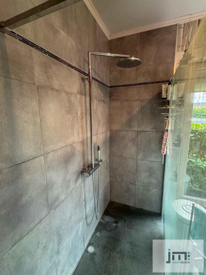 Ruime, lichtrijke woning op prachtig perceel foto 16